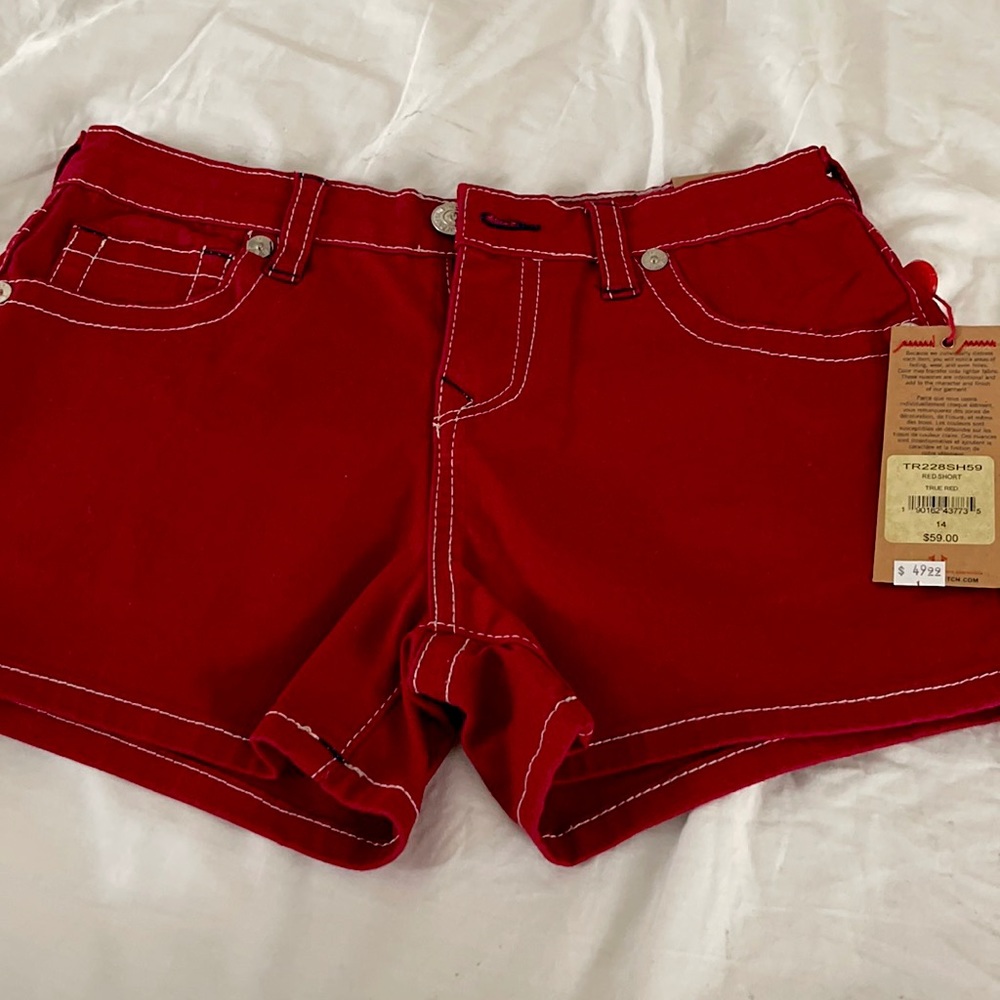 Teen girls size 14, my daughter was a size 0-1 she could fit but never worn.